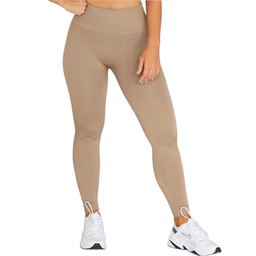 SET‎ ACTIVE SculptFlex Leggings in Sand. Size Small